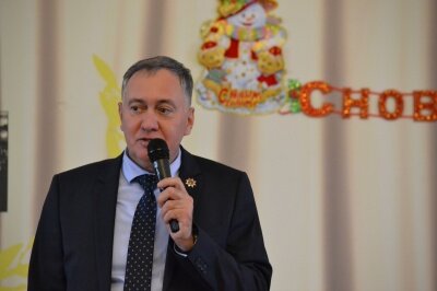 Главный врач Е. Г. Белов поздравляет коллектив с Новым 2020 годом