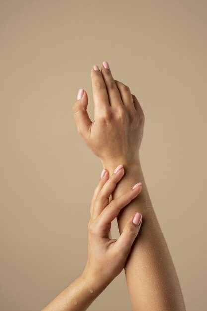 Облезает кожа на пальцах рук: причины и методы лечения
